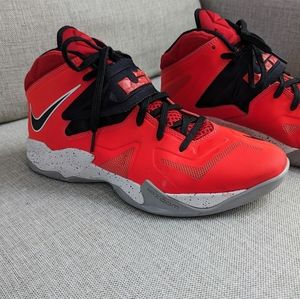 NIKE LEBRON SOLDIER 7 - BRIGHT CRIMSON MENS SIZE 9.5